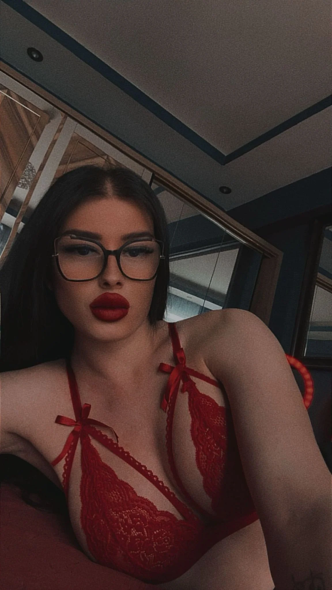KAZAKİSTAN GÜZELİ ASEL İVANOV — Muratpaşa Travesti